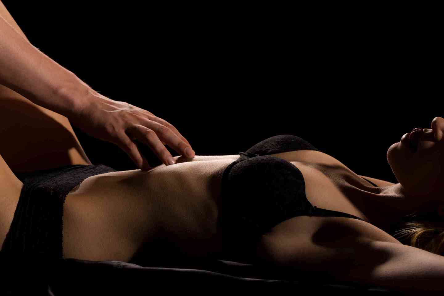 Anticipatory touch massage by male therapist at VIP Massage Sri Lanka